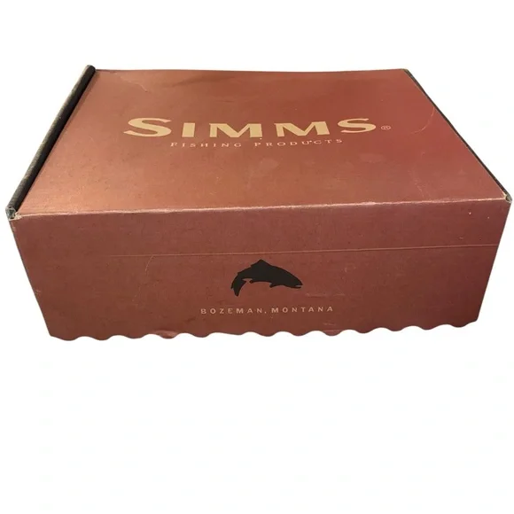 Simms Riverbank Chukka Boots Loden Green Waterproof
fisherman outdoors rain - Picture 10 of 11